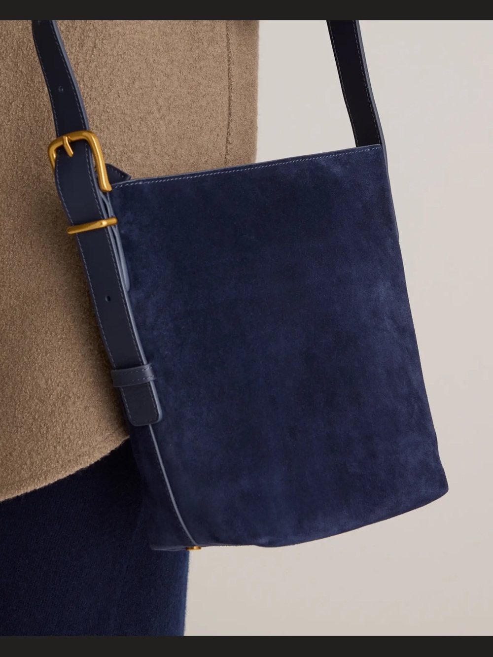 NWT and Dustbag Quince Italian Suede Bucket Crossbody in Navy. - Picture 6 of 14